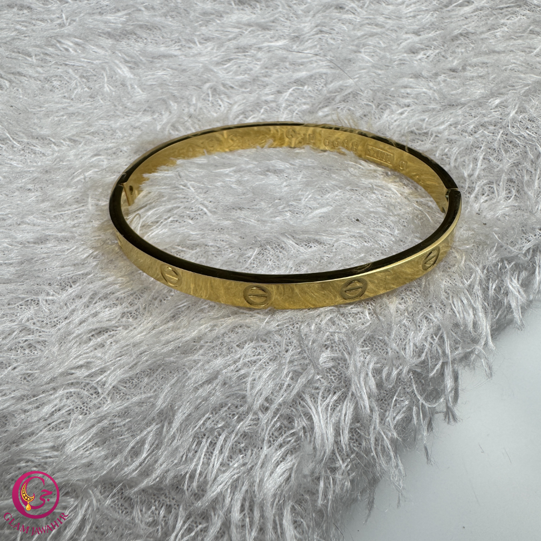 Bracelet Cartier Love doré – GlamJawahir Bracelet Cartier Love en acier inoxydable doré