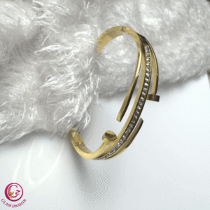 Accueil Bracelet doré en acier inoxydable avec zircons – GlamJawahir