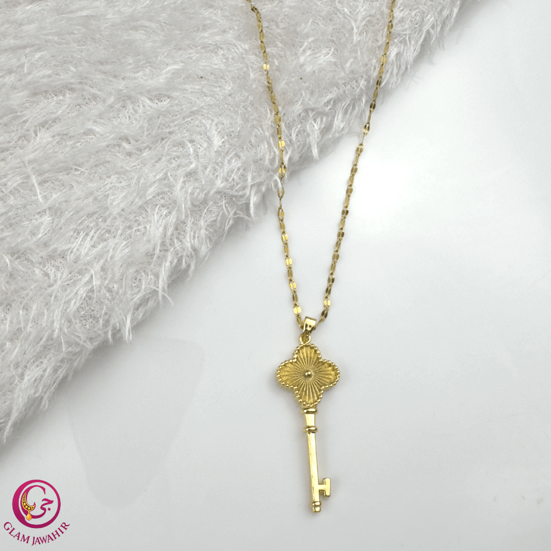 Chaîne Lucky Key – acier inoxydable doré Chaîne Lucky Key en acier inoxydable doré avec pendentif en forme de clé.